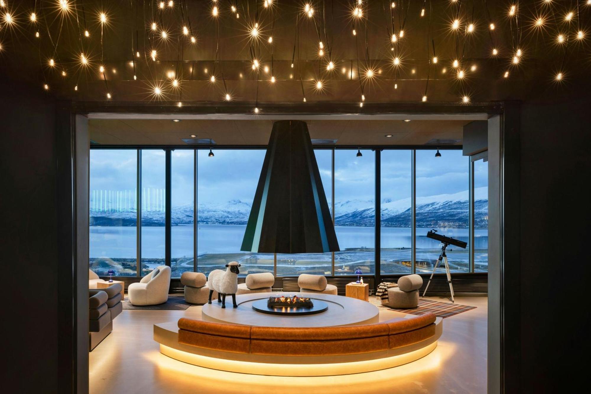Moxy Tromso Hotel ภายนอก รูปภาพ